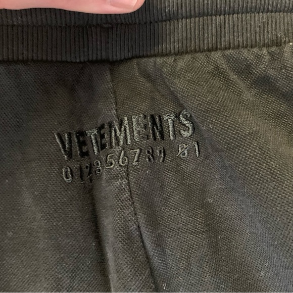 Vetements joggers great used condition - Picture 11 of 12